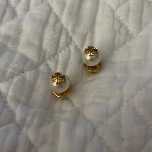 Fashion pearl Tory Burch Earrings with original backs